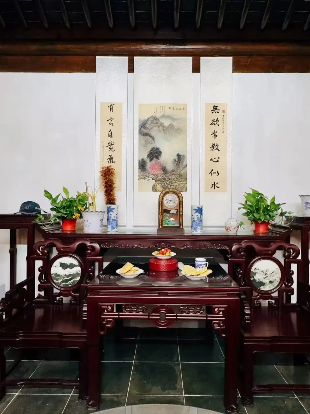 陶然居室内陈设,传统木雕窗棂